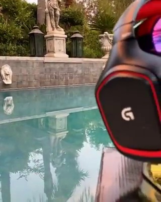get_the_best_Headphone Stand_ad
